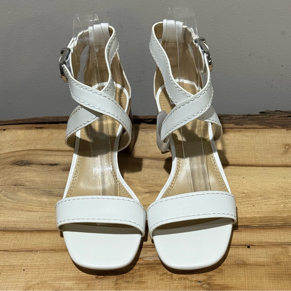 *NEW* Michael Michael Kors White Leather Ashton Sandal Size 7 A26 - Picture 8 of 14